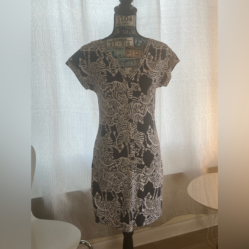Lily Pulitzer dress size XS navy blue and white tiger